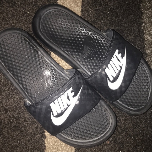 Nike slides - Picture 1 of 2